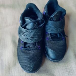 Nike Youth Tennis Shoes